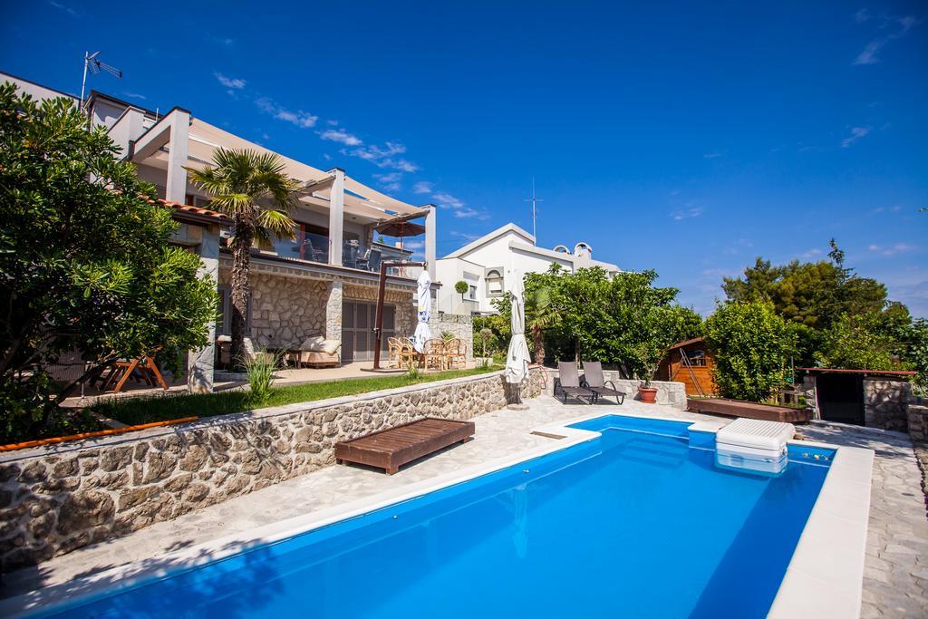 Apartments Ana Malinska Dış mekan fotoğraf