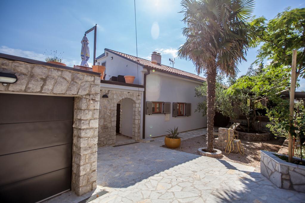 Apartments Ana Malinska Dış mekan fotoğraf